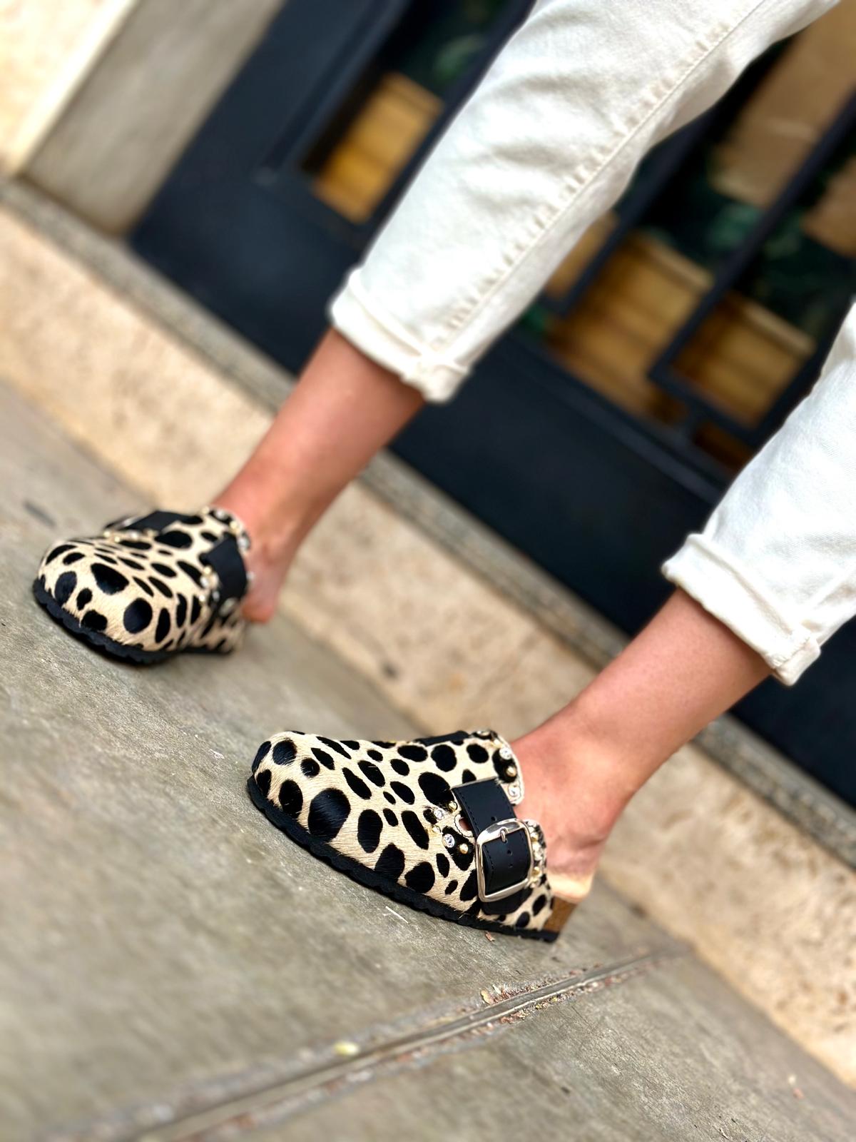 Sandali Sabot Cavallino Maculato & Borchie Strass