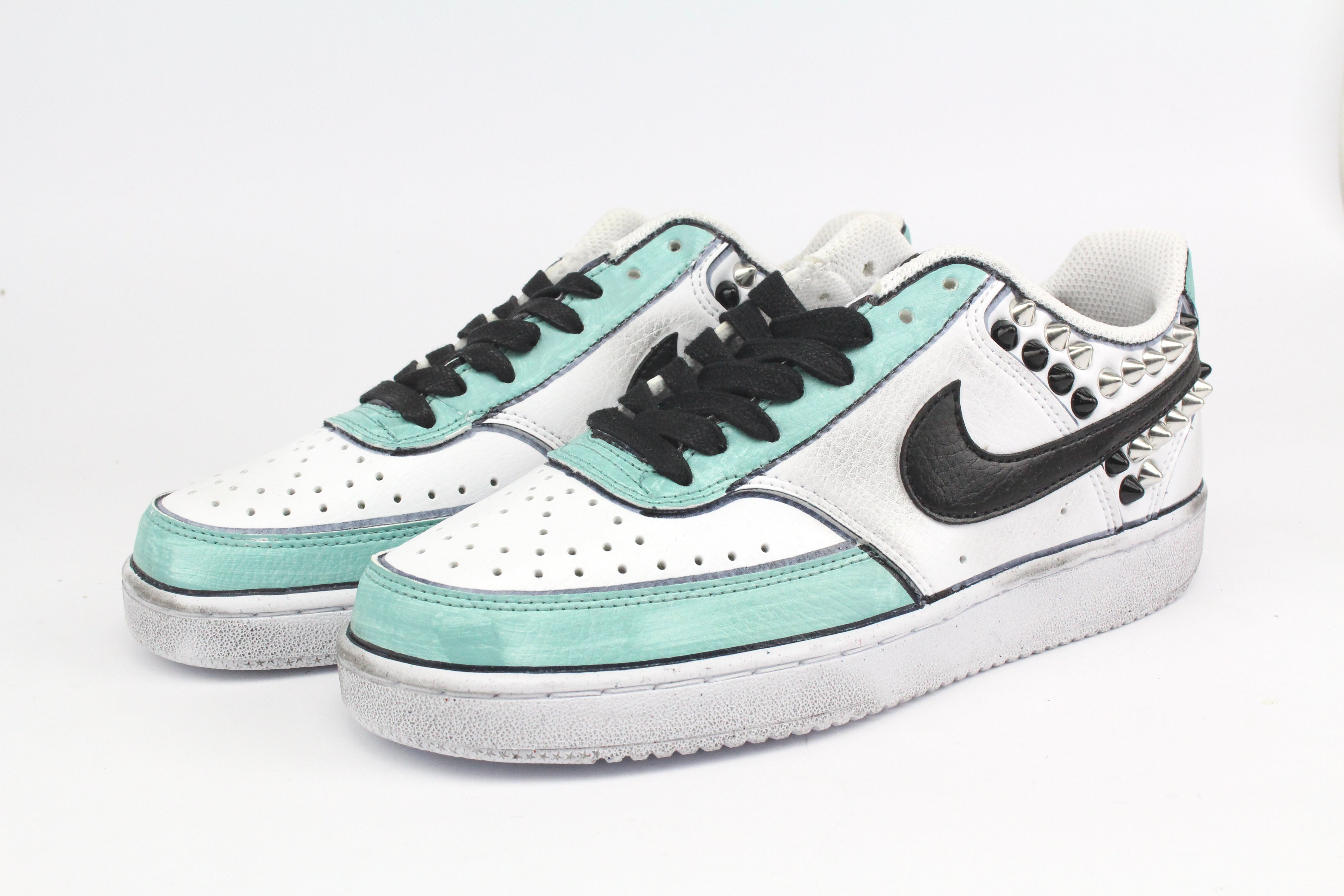 Nike Court Vision Low Colours & Borchie