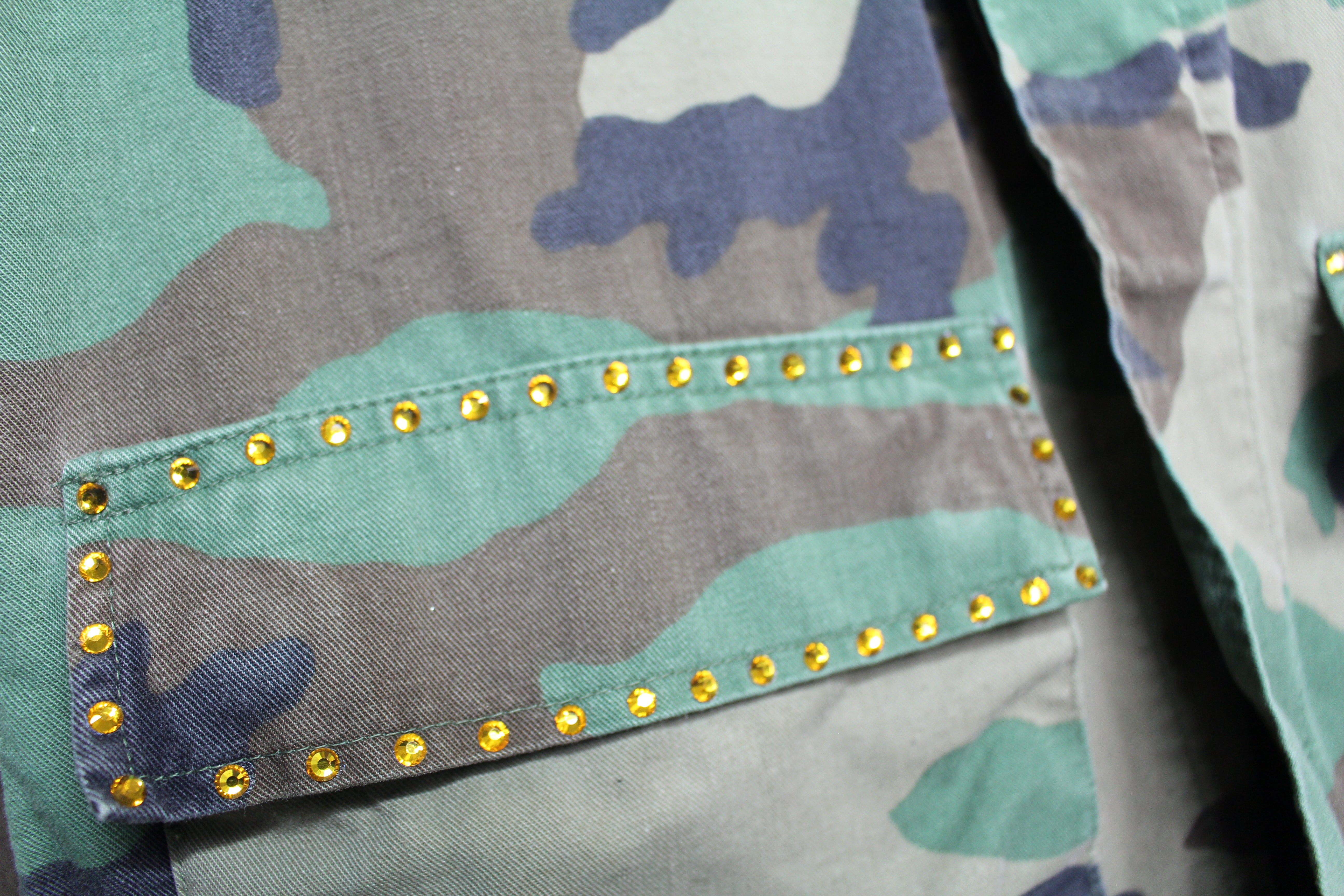 Giacca Mimetica dipinta a mano Cuore Sacro Strass