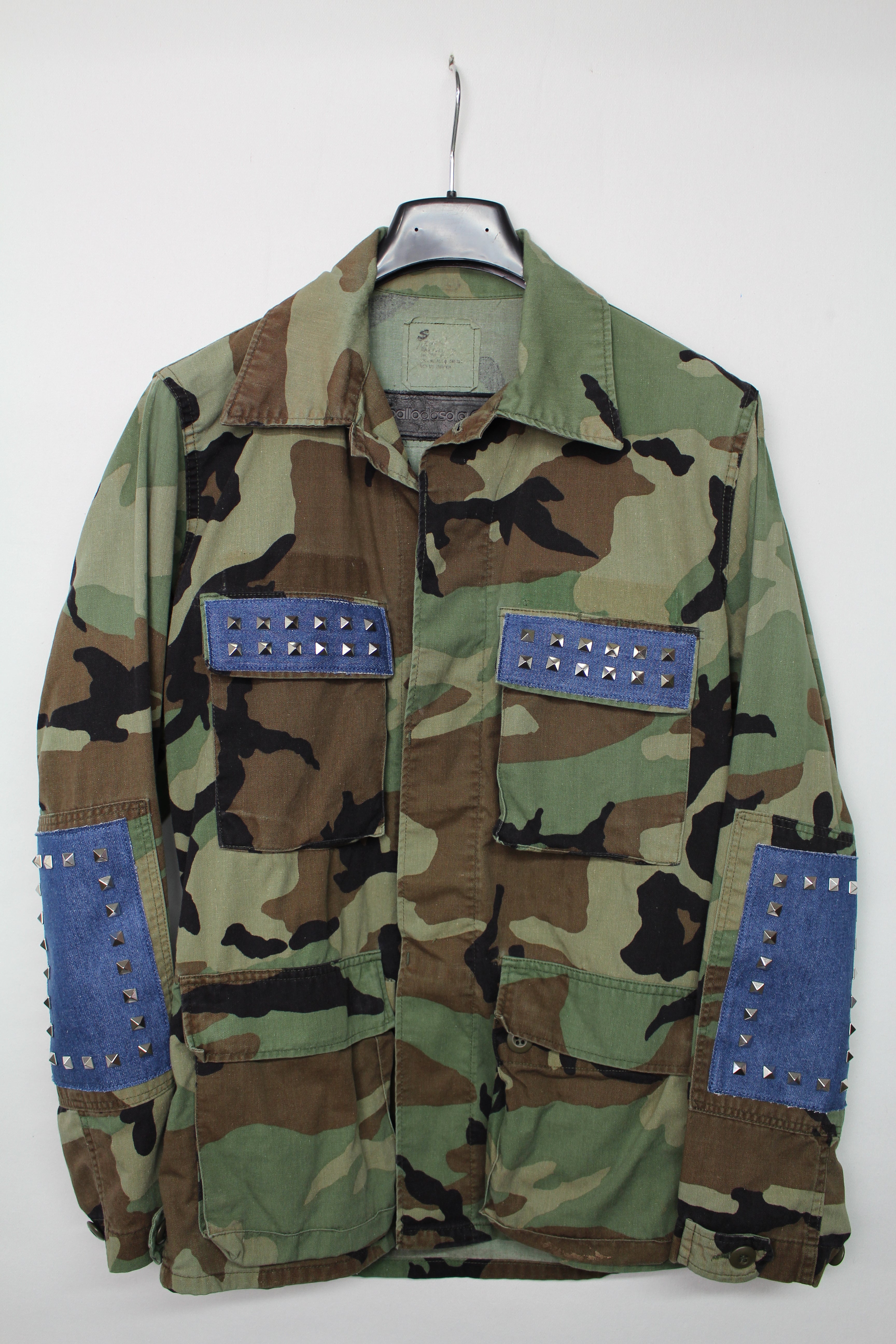 Giacca Mimetica Jeans e Borchie Piramide