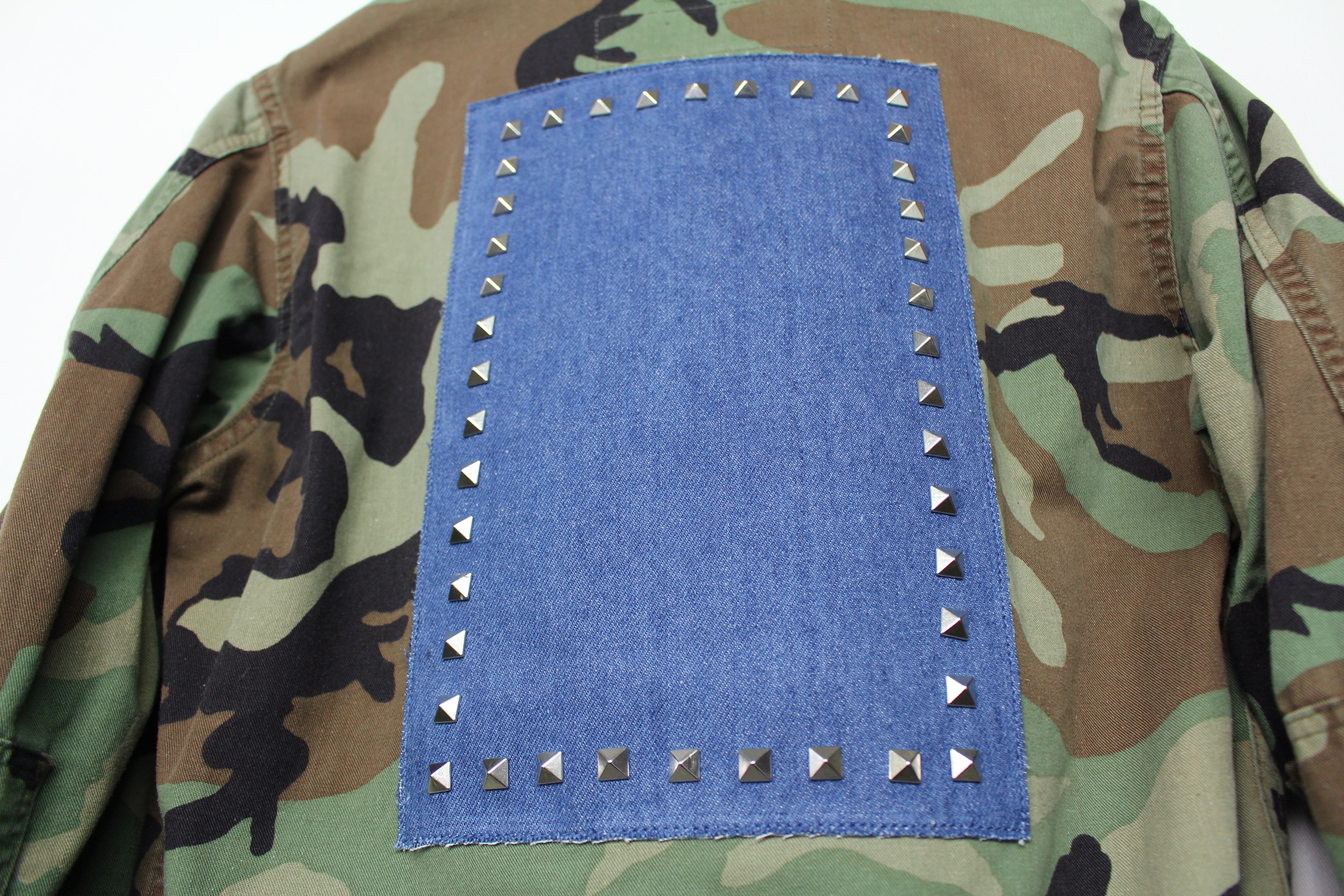 Giacca Mimetica Jeans e Borchie Piramide