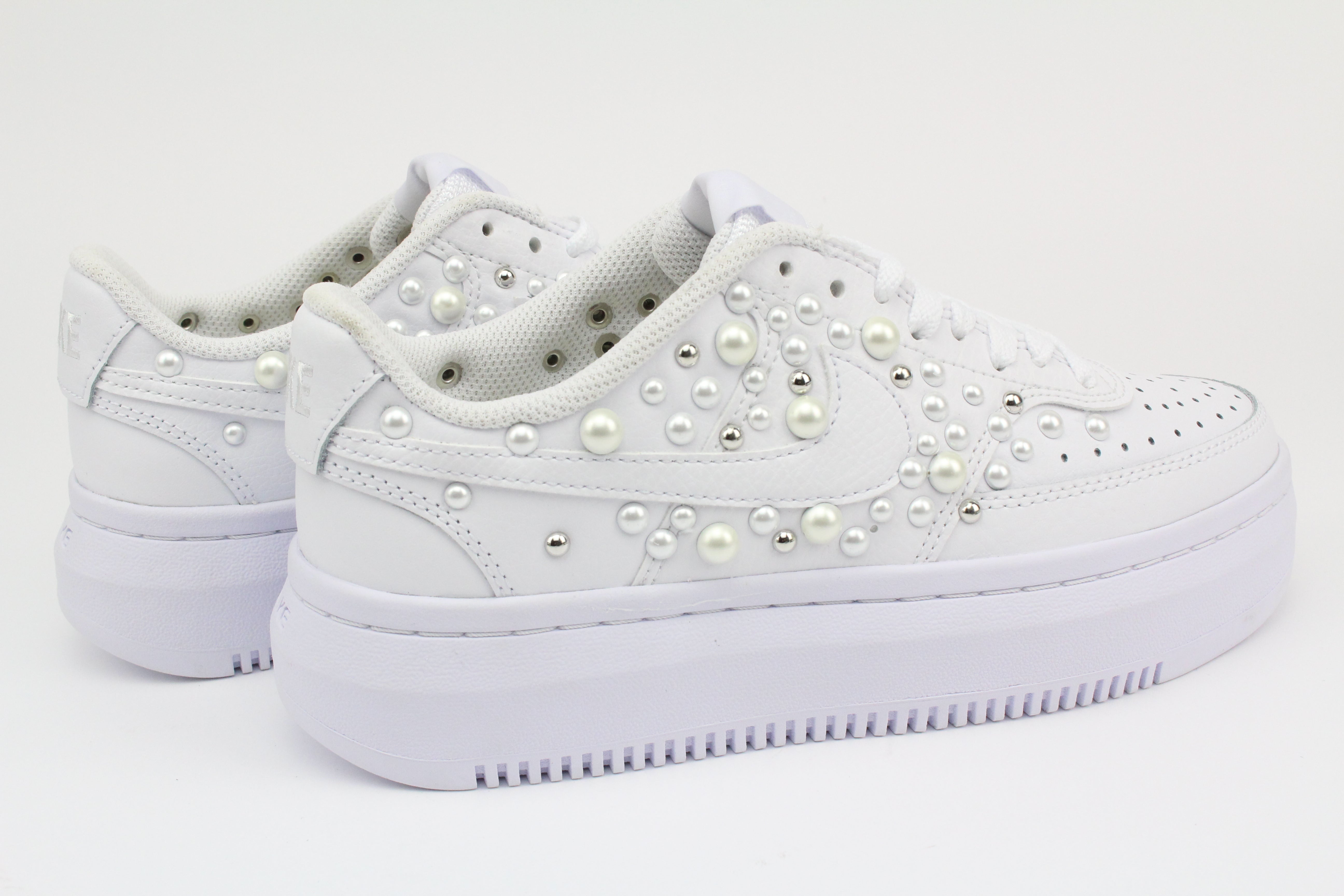 Nike Court Vision Low Platform Total Perle e Borchie