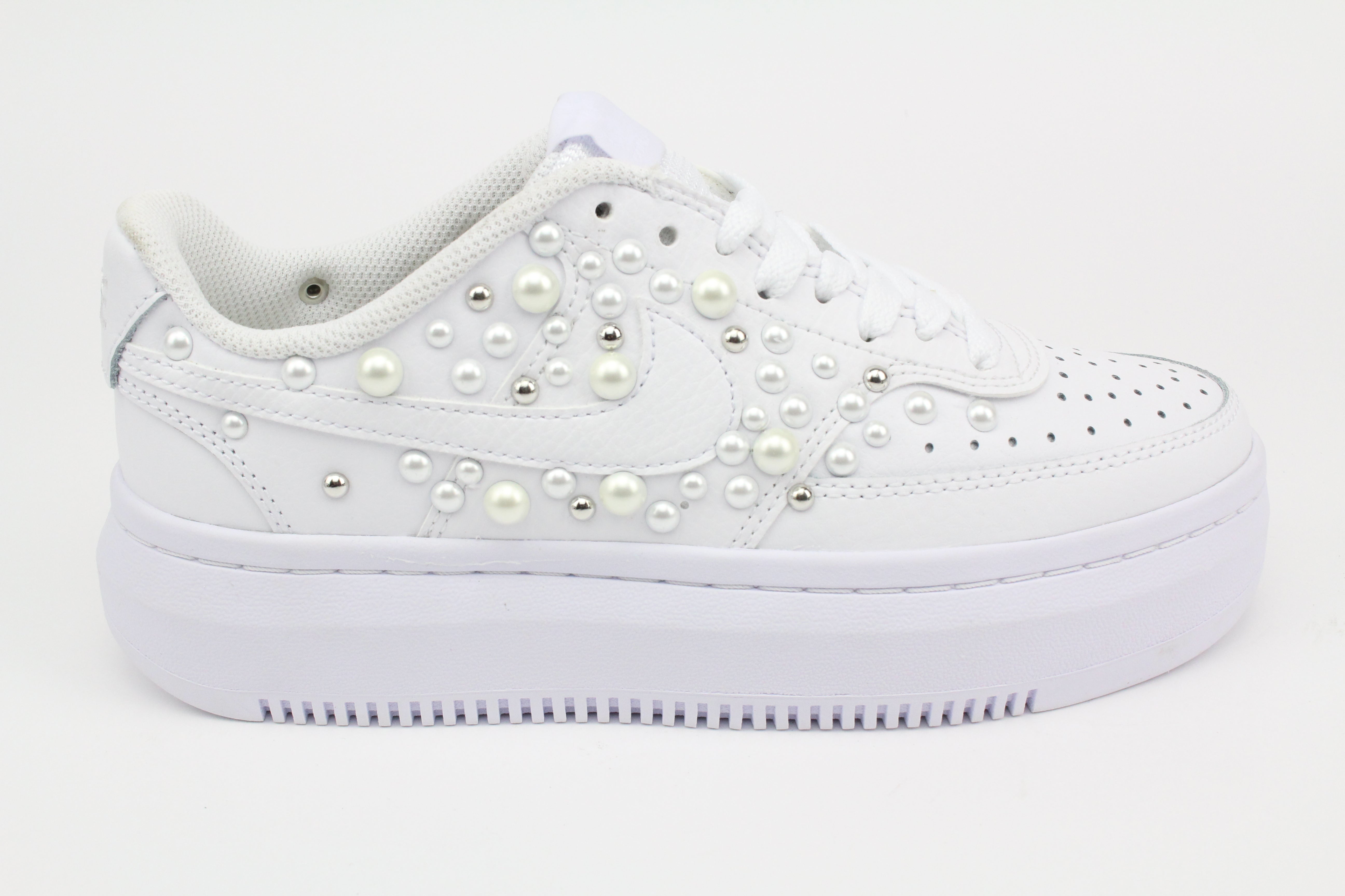 Nike Court Vision Low Platform Total Perle e Borchie