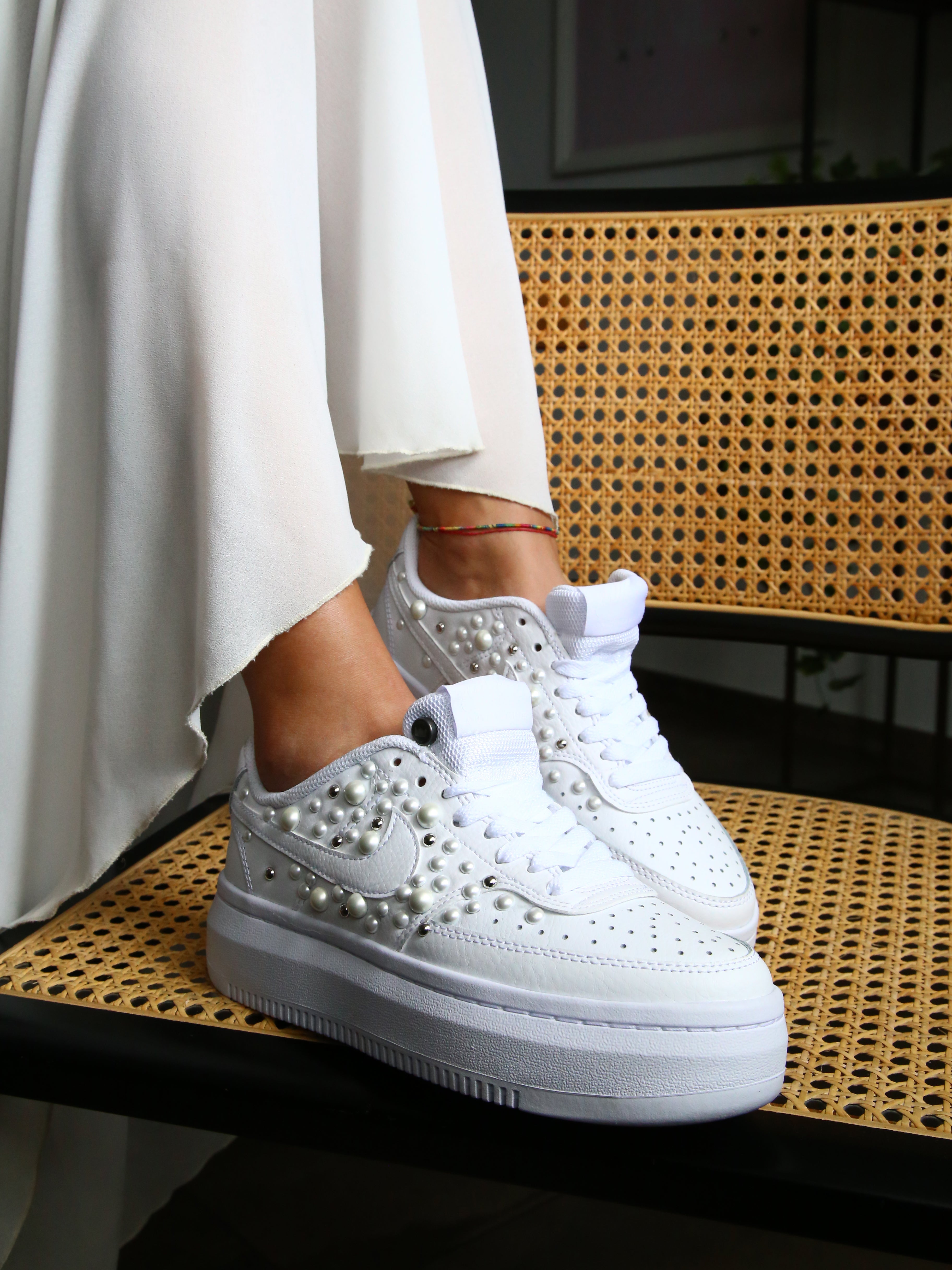 Nike Court Vision Low Platform Total Perle e Borchie