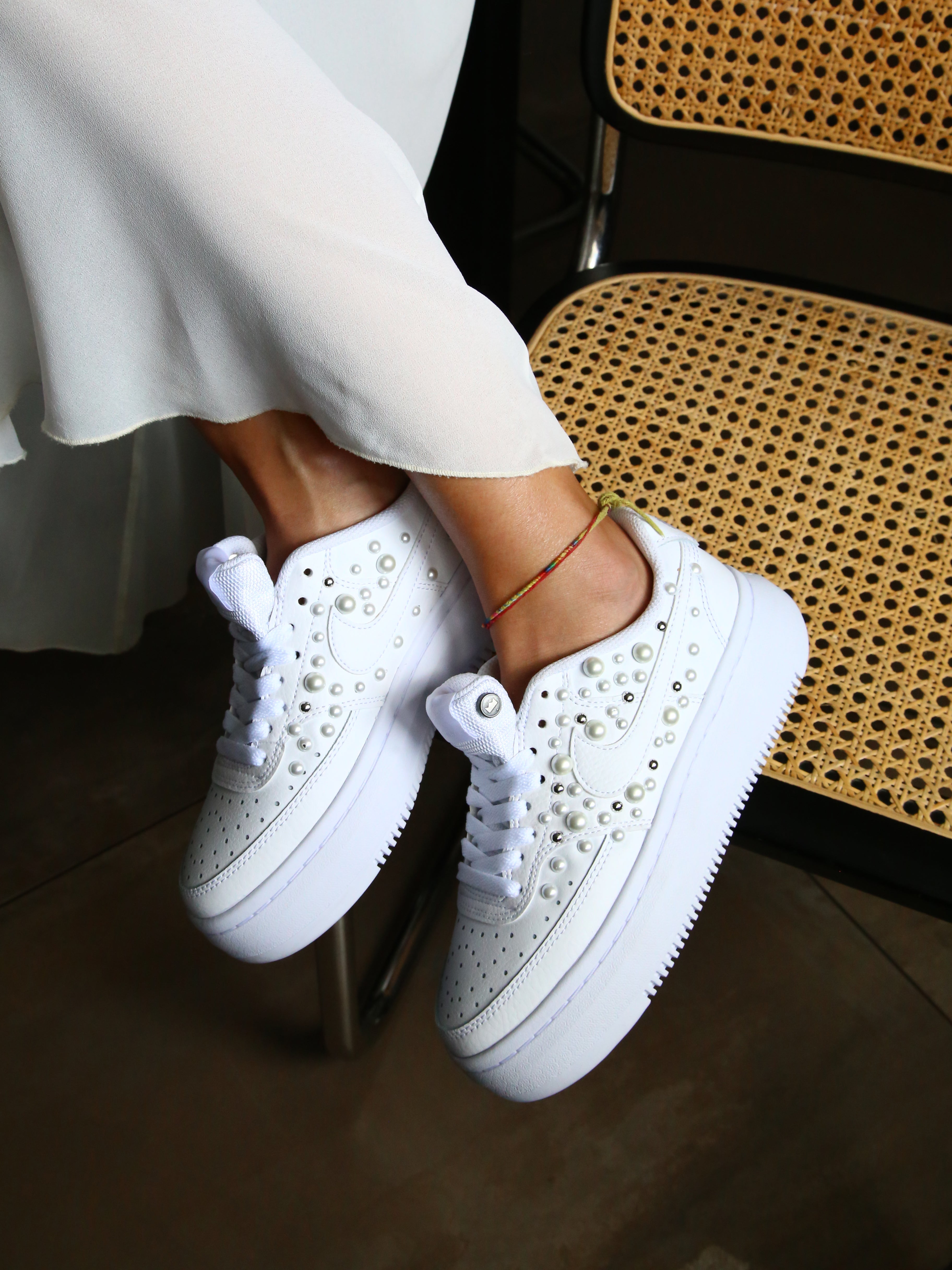 Nike Court Vision Low Platform Total Perle e Borchie