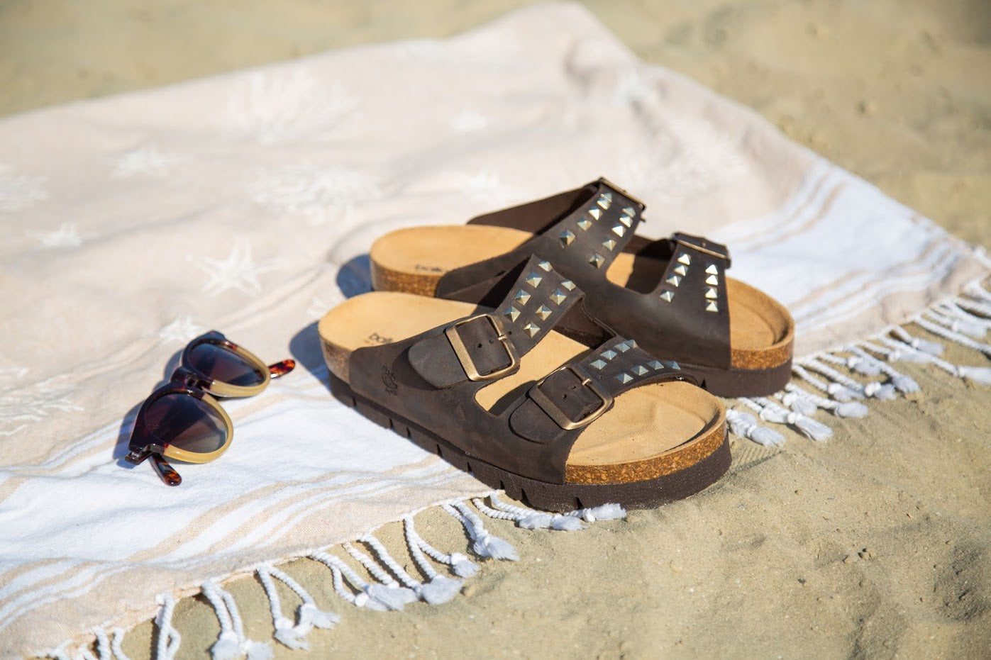 Sandali Platform Brown Borchie Piramide Gold