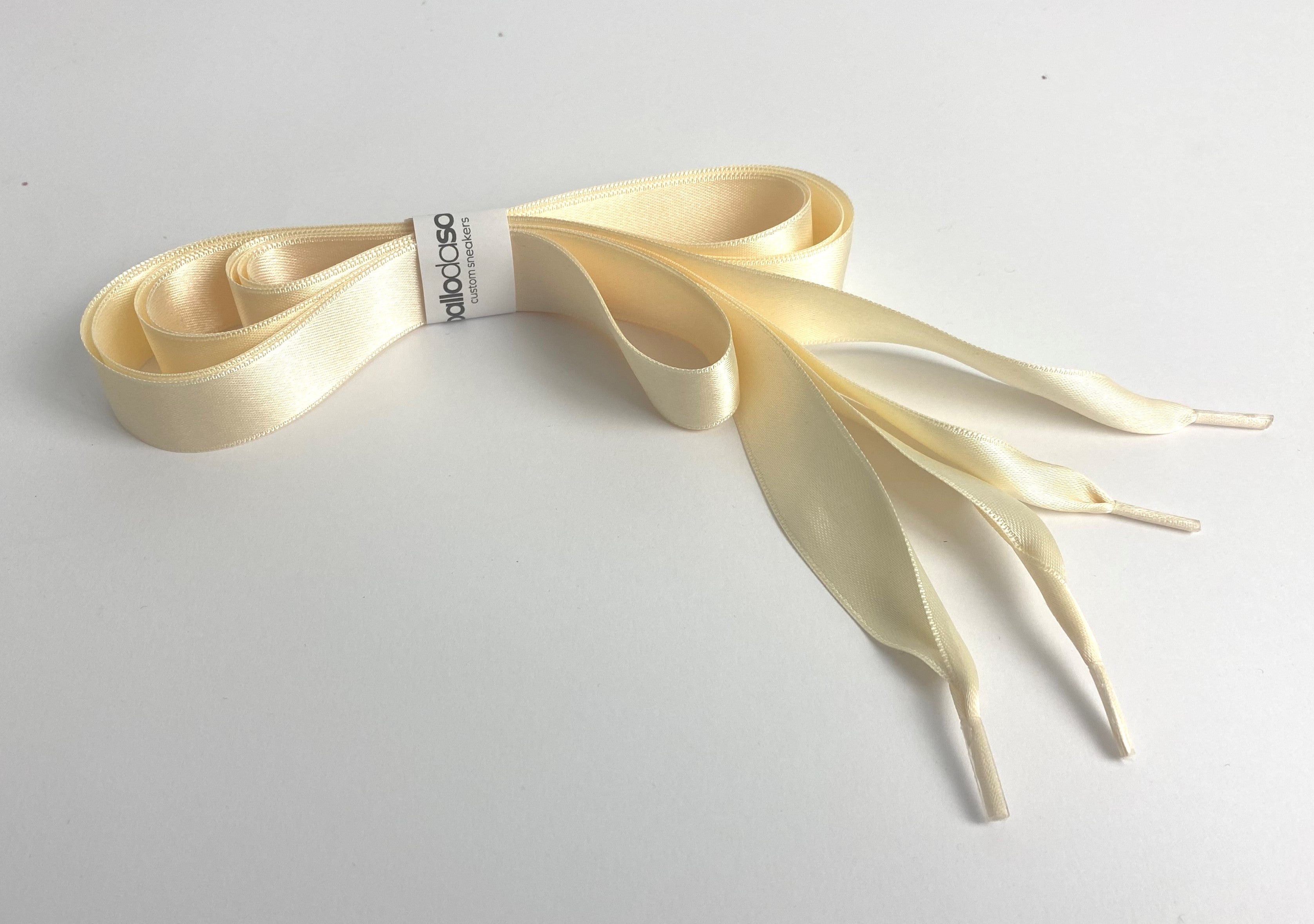 LACCI IN RASO AVORIO CM. 130