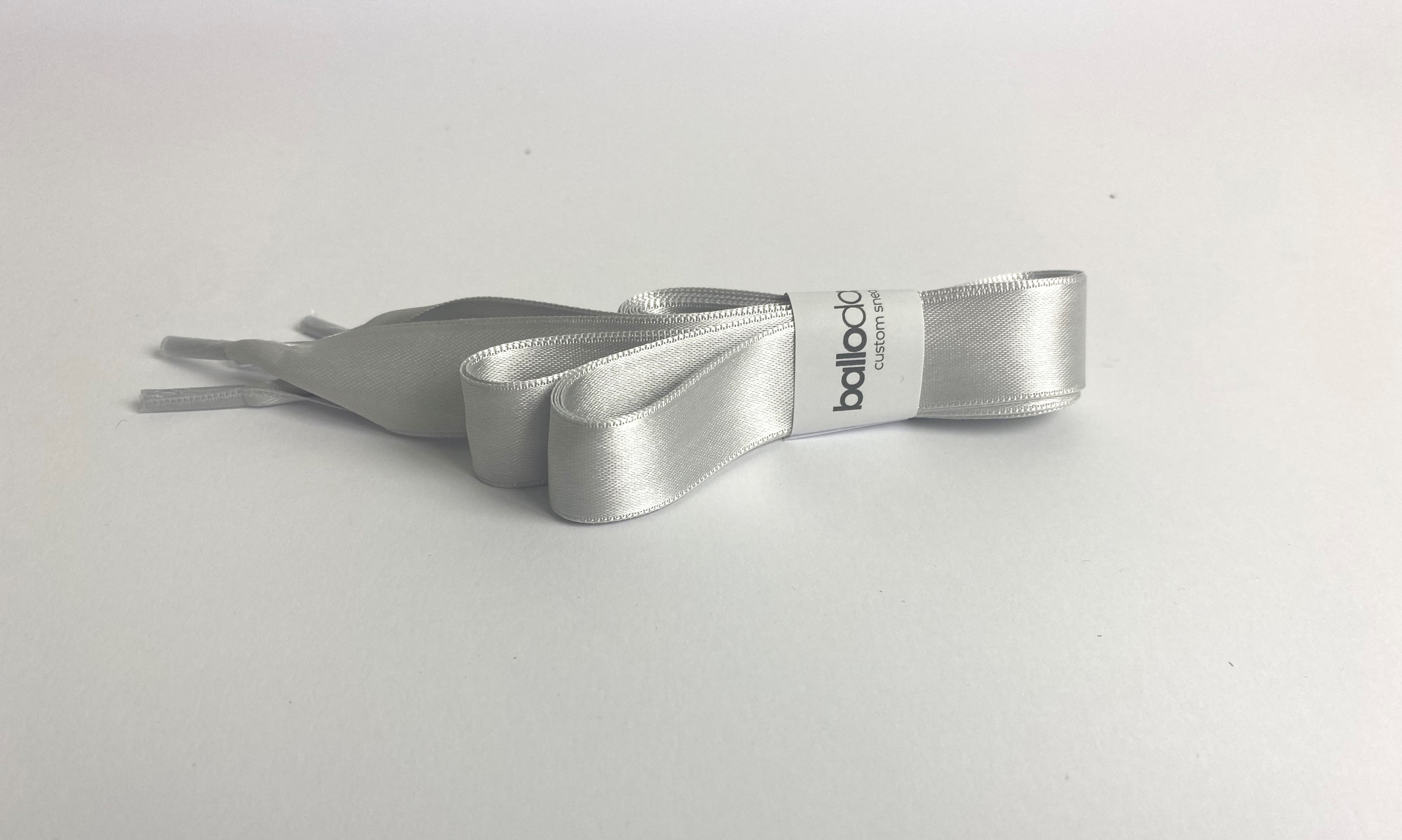 LACCI IN RASO GRIGIO CM. 155