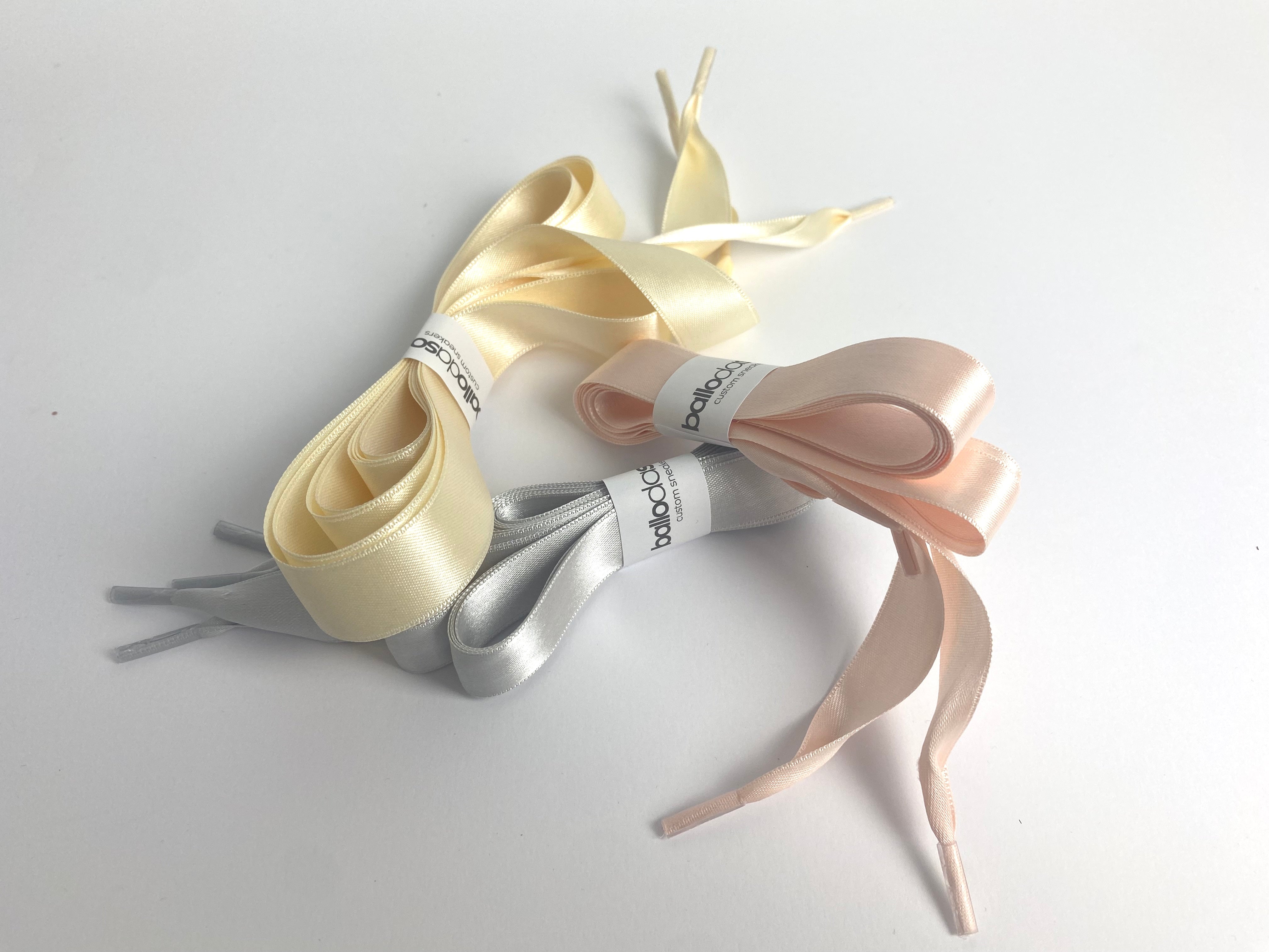 LACCI IN RASO GRIGIO CM. 155