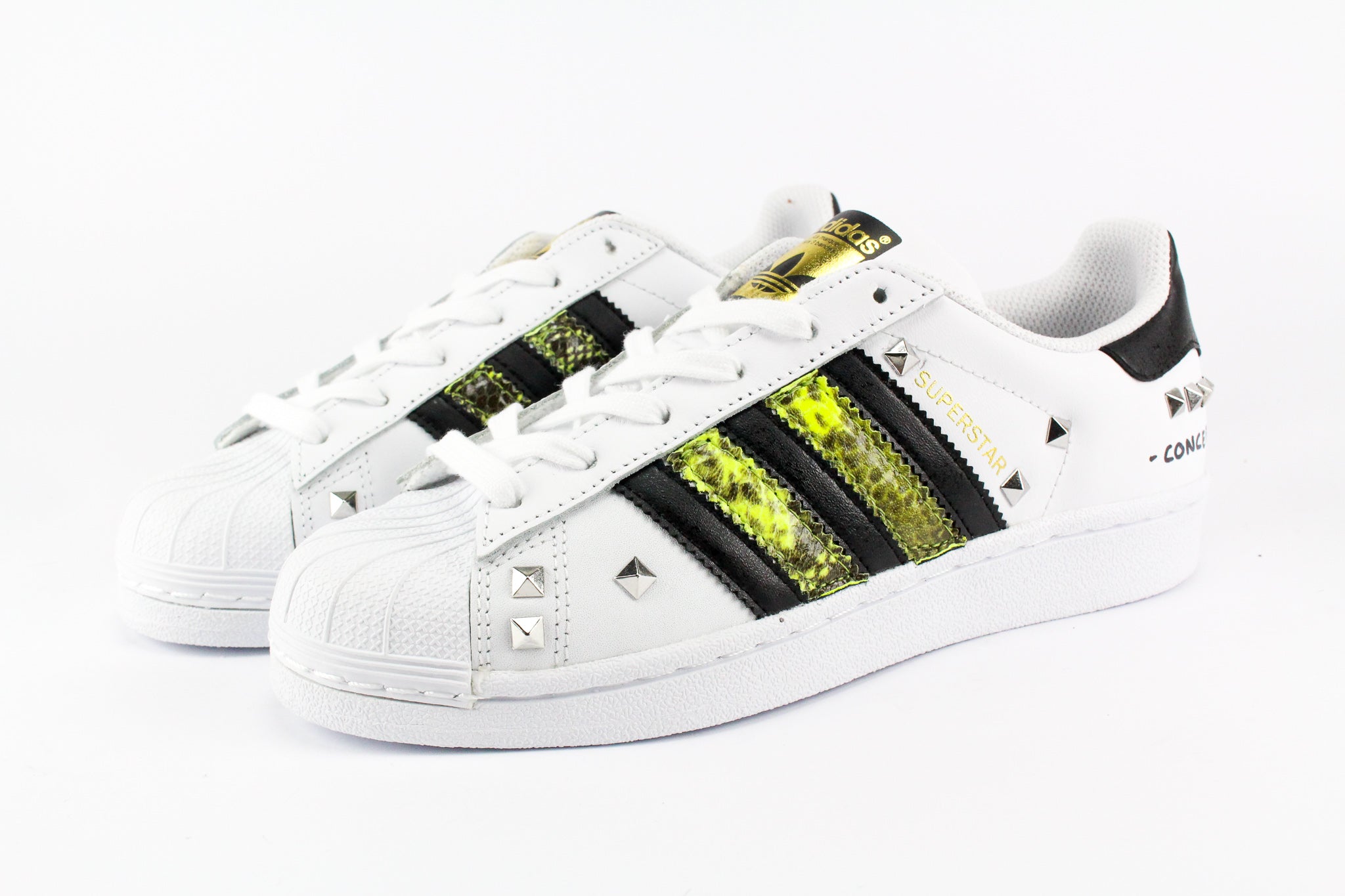 Adidas Superstar Personalizzate Pitonate Fluo Borchie & Graffiti