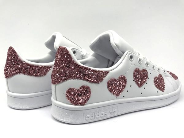 Adidas Smith Smith con cuori in glitter rosa