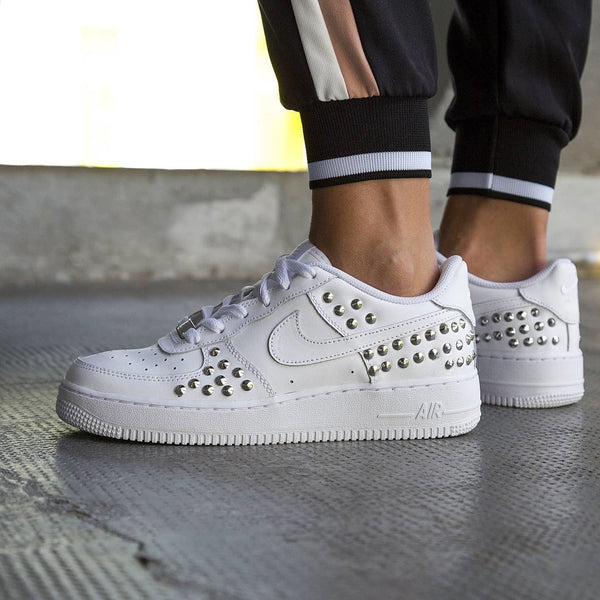 Nike Air Force 1 Borchie silver
